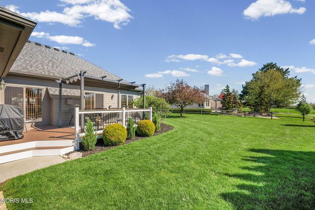 6041 Tournament Drive, Waterville, OH 43566