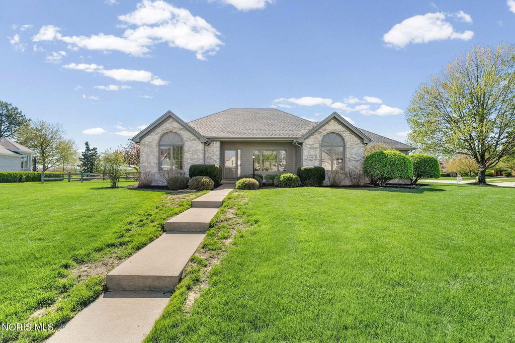 6041 Tournament Drive, Waterville, OH 43566