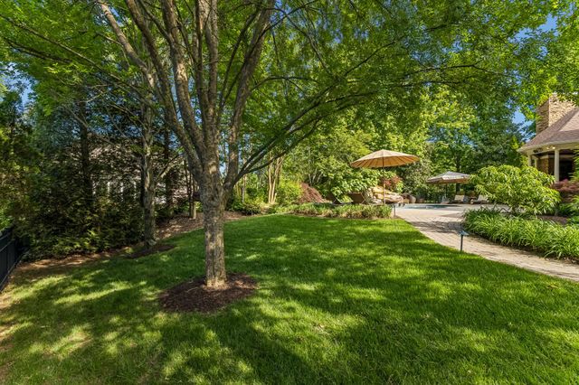 1136 Haverhill Dr, Brentwood, TN 37027