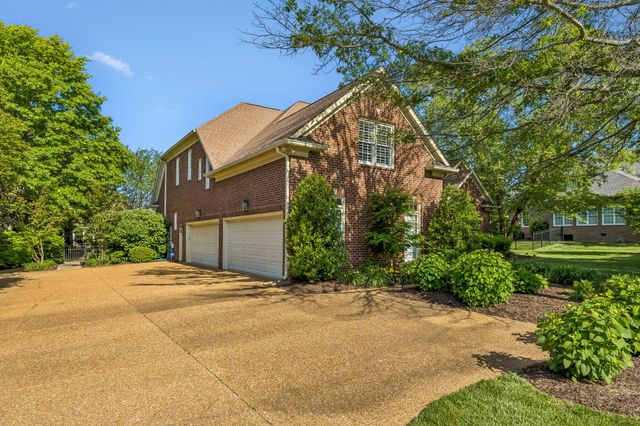 1136 Haverhill Dr, Brentwood, TN 37027