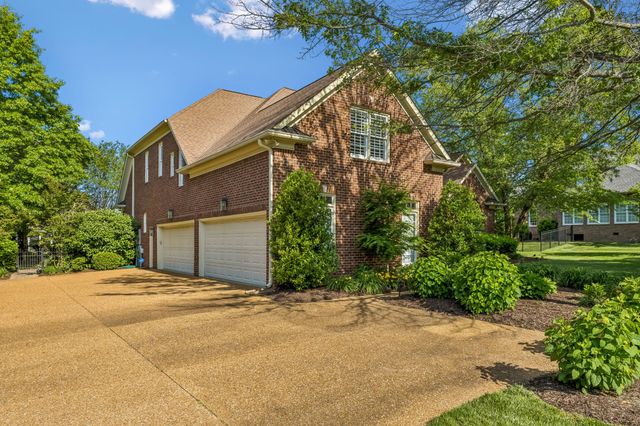 1136 Haverhill Dr, Brentwood, TN 37027