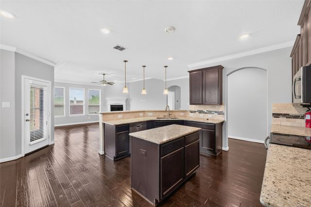336 Chamberlain Drive, Fate, TX 75189