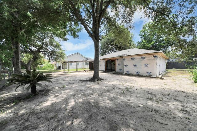 15127 Almeece Street, Houston, TX 77053