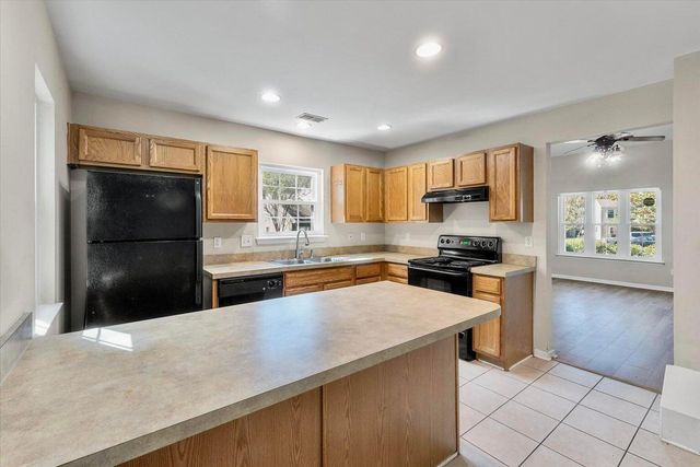 7900 Shadow Oak Drive, North Charleston, SC 29406