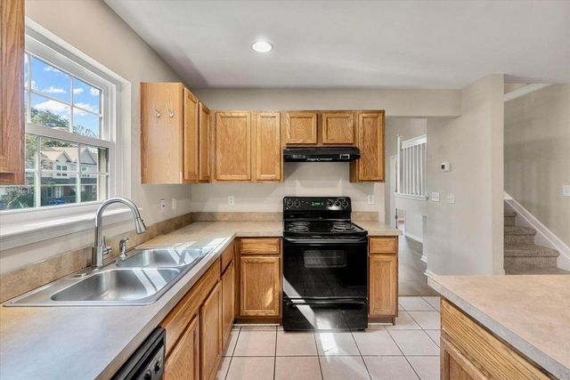 7900 Shadow Oak Drive, North Charleston, SC 29406