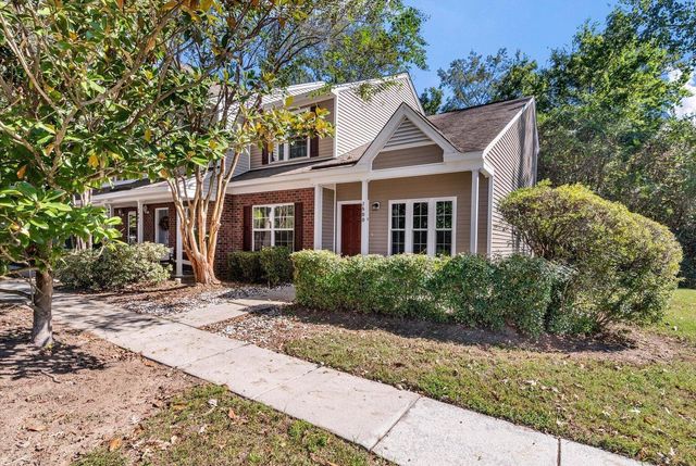 7900 Shadow Oak Drive, North Charleston, SC 29406