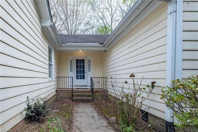 2021 Warwickshire Drive, Greensboro, NC 27455