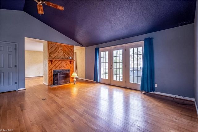 2021 Warwickshire Drive, Greensboro, NC 27455