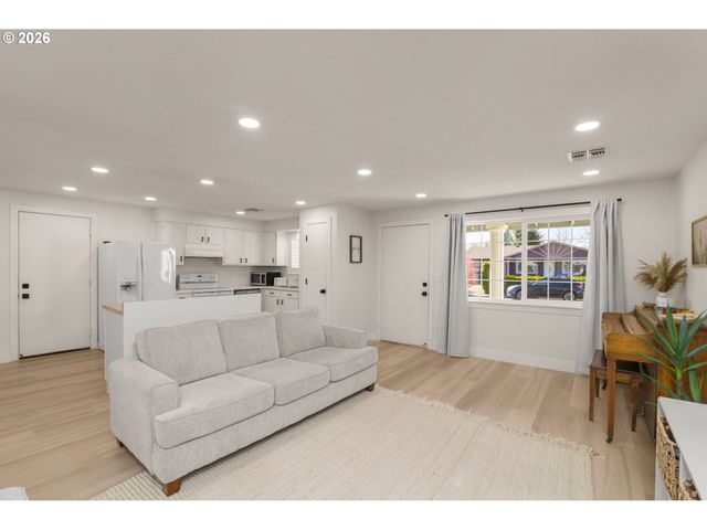 2585 Ne CHALMERS Way, Mc Minnville, OR 97128