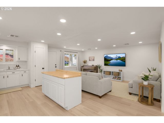 2585 Ne CHALMERS Way, Mc Minnville, OR 97128