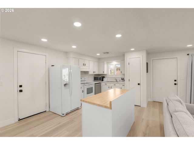 2585 Ne CHALMERS Way, Mc Minnville, OR 97128