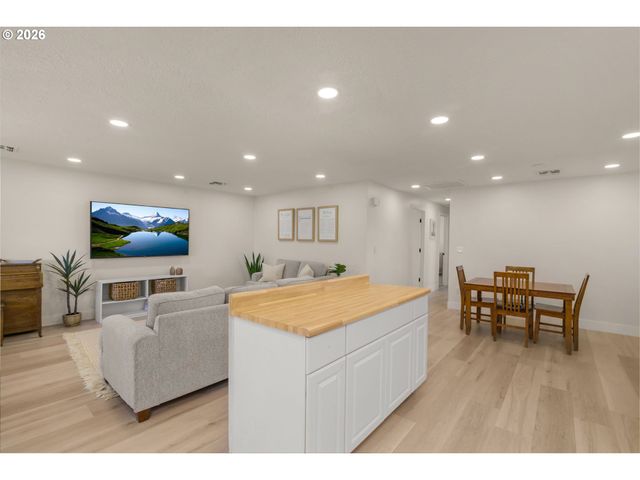 2585 Ne CHALMERS Way, Mc Minnville, OR 97128