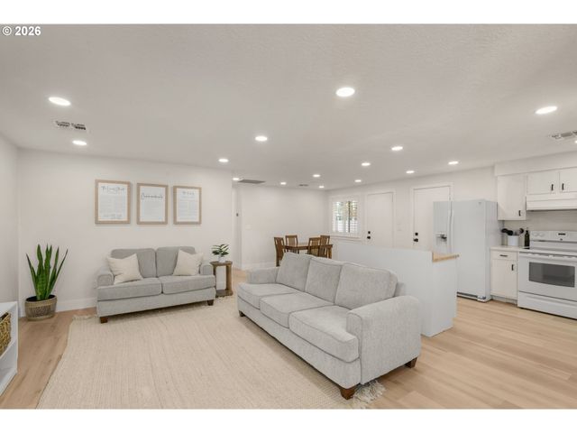 2585 Ne CHALMERS Way, Mc Minnville, OR 97128