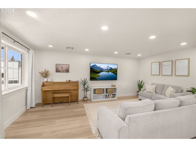 2585 Ne CHALMERS Way, Mc Minnville, OR 97128