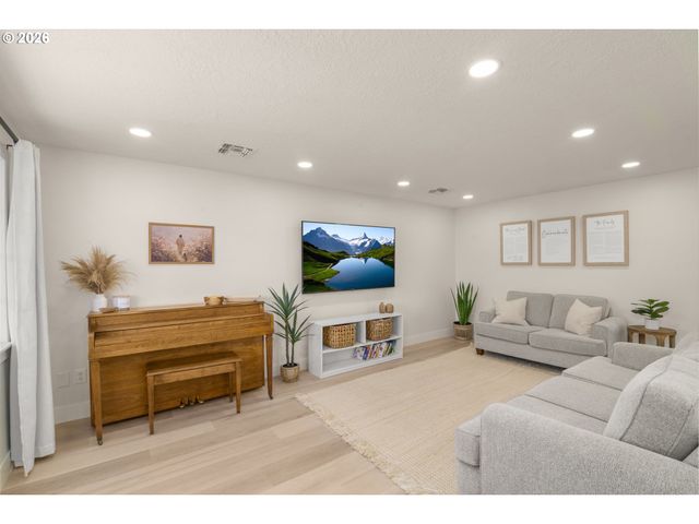 2585 Ne CHALMERS Way, Mc Minnville, OR 97128