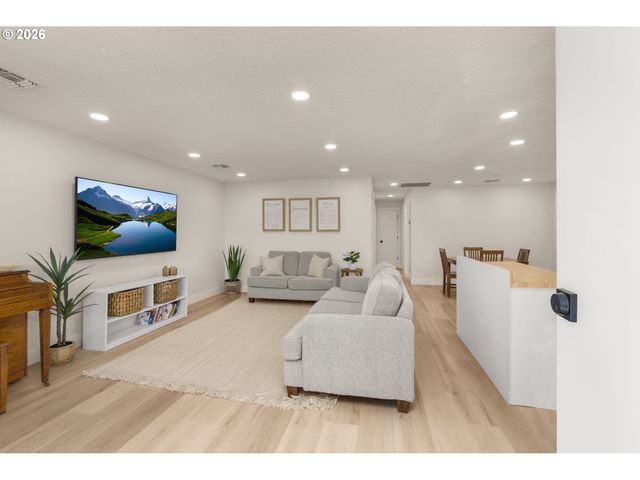 2585 Ne CHALMERS Way, Mc Minnville, OR 97128