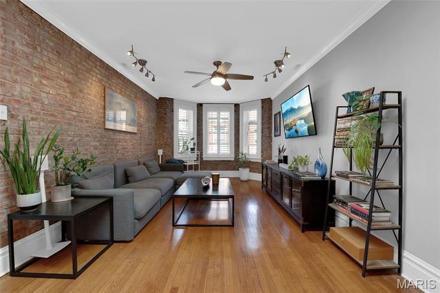 378 N Taylor Avenue 3E, St Louis, MO 63108