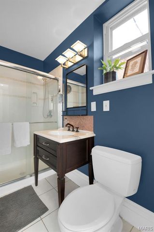 378 N Taylor Avenue 3E, St Louis, MO 63108