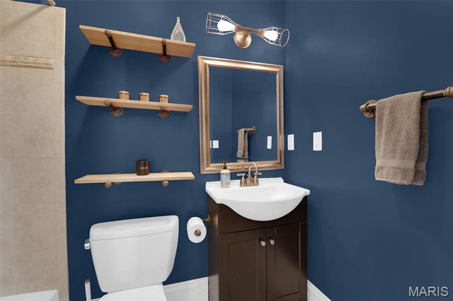 378 N Taylor Avenue 3E, St Louis, MO 63108