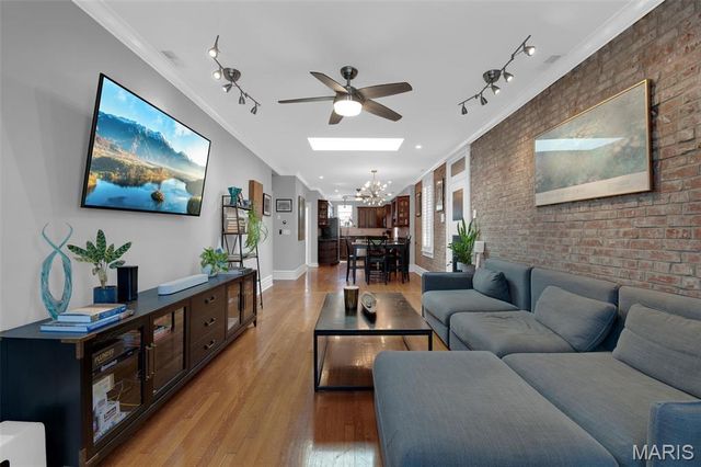 378 N Taylor Avenue 3E, St Louis, MO 63108