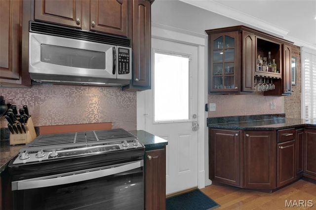 378 N Taylor Avenue 3E, St Louis, MO 63108