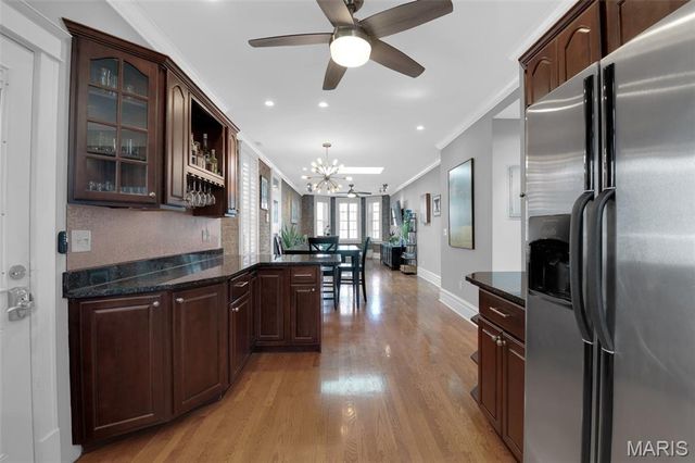 378 N Taylor Avenue 3E, St Louis, MO 63108