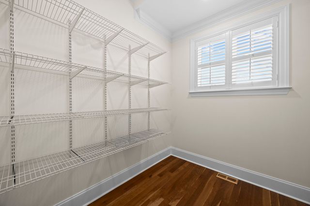 808 N Main St, Mount Pleasant, TN 38474