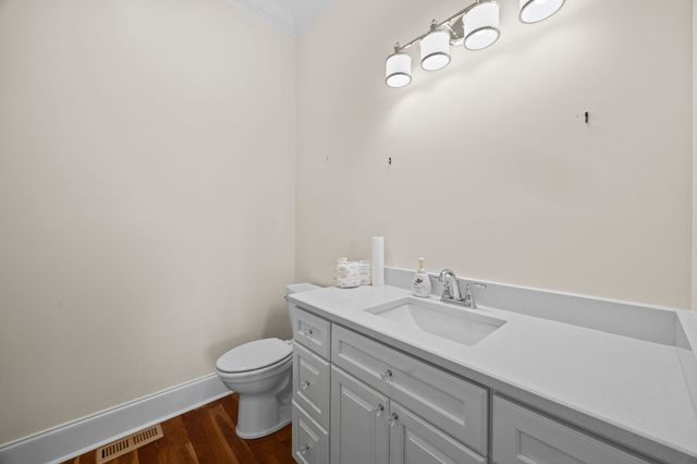 808 N Main St, Mount Pleasant, TN 38474