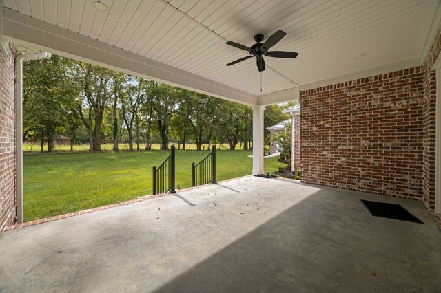 808 N Main St, Mount Pleasant, TN 38474