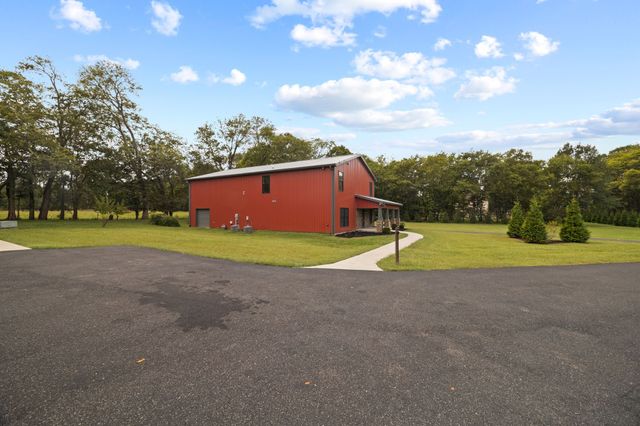 808 N Main St, Mount Pleasant, TN 38474