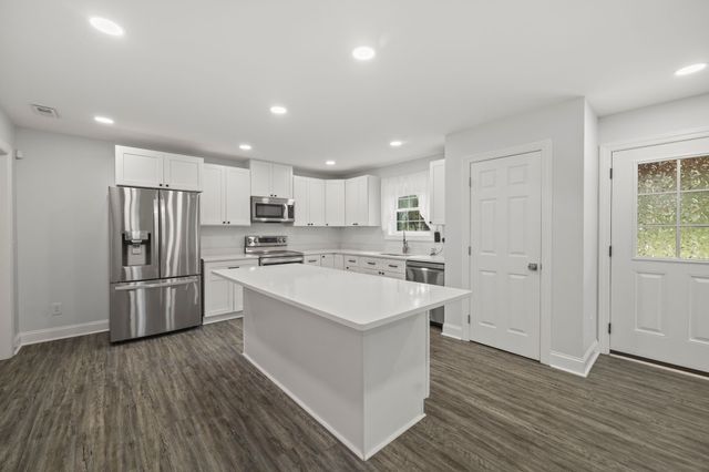 808 N Main St, Mount Pleasant, TN 38474