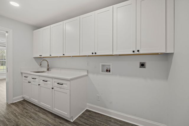 808 N Main St, Mount Pleasant, TN 38474