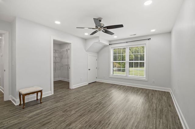 808 N Main St, Mount Pleasant, TN 38474