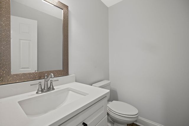 808 N Main St, Mount Pleasant, TN 38474