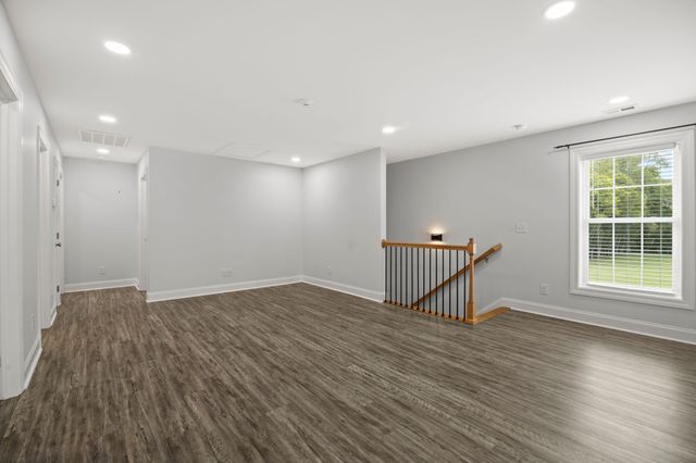 808 N Main St, Mount Pleasant, TN 38474