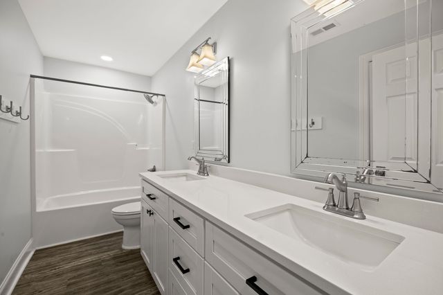 808 N Main St, Mount Pleasant, TN 38474