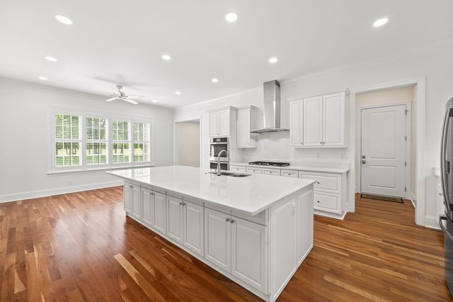 808 N Main St, Mount Pleasant, TN 38474