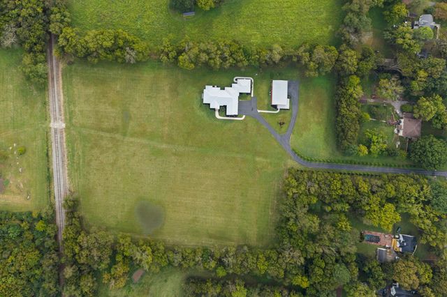 808 N Main St, Mount Pleasant, TN 38474