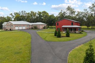 808 N Main St, Mount Pleasant, TN 38474