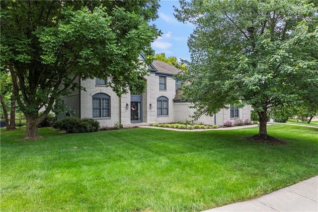 3549 W 143 Terrace, Leawood, KS 66224