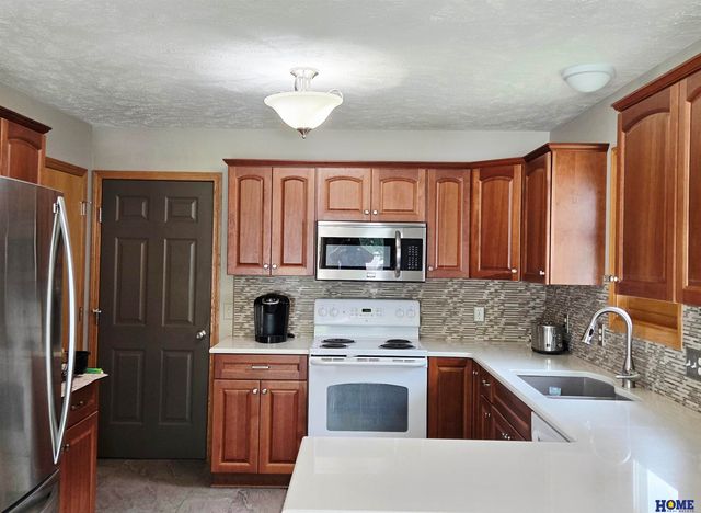 6410 Cornflower Drive, Lincoln, NE 68504