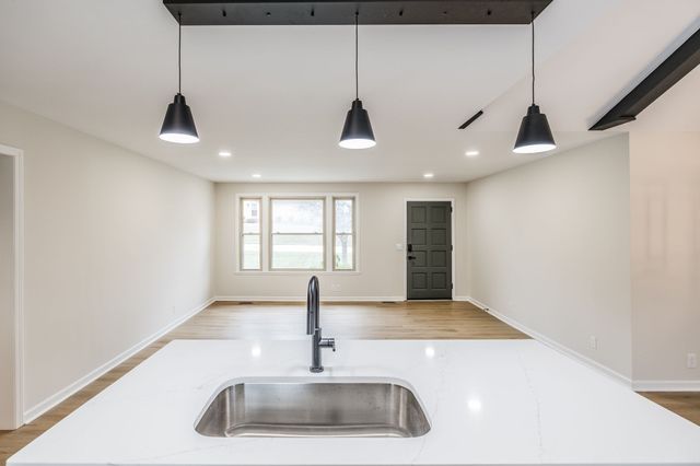 318 Donna Dr, Hendersonville, TN 37075