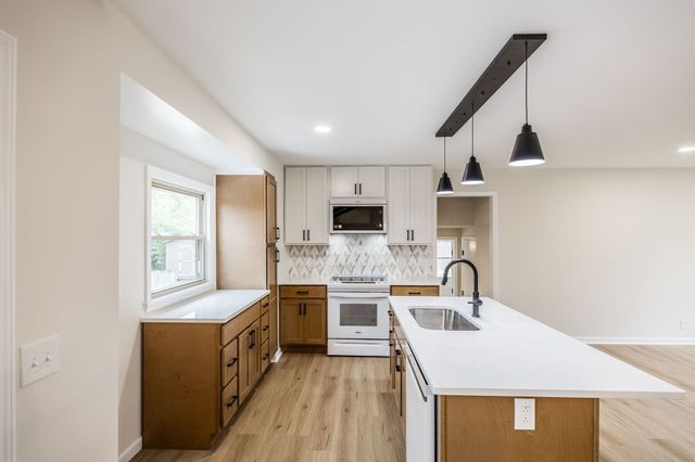 318 Donna Dr, Hendersonville, TN 37075