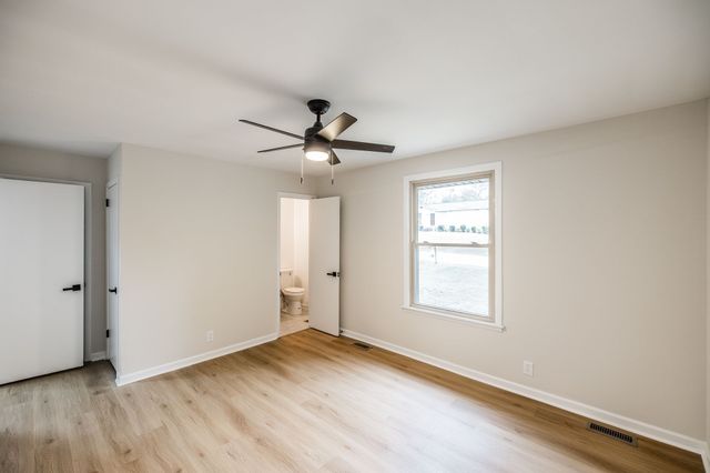 318 Donna Dr, Hendersonville, TN 37075