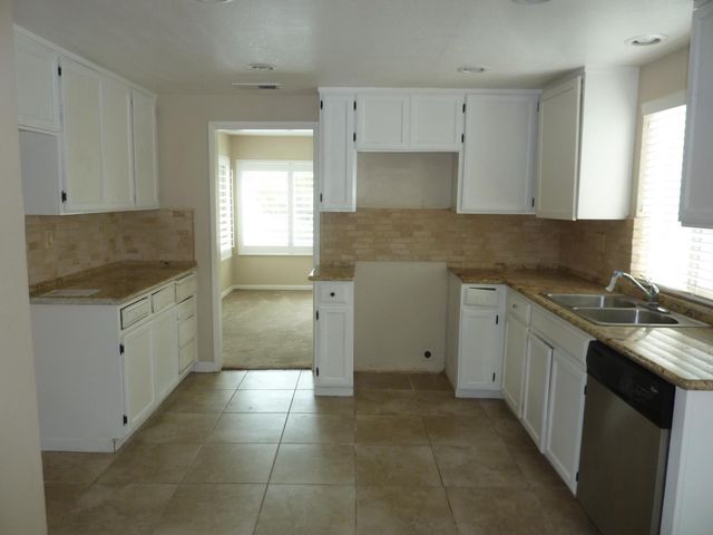 2034 Venetian Dr, Stockton, CA 95207