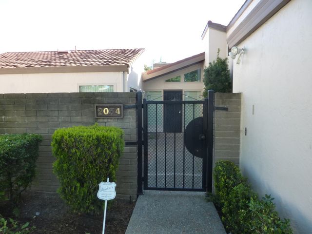 2034 Venetian Dr, Stockton, CA 95207