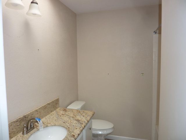 2034 Venetian Dr, Stockton, CA 95207