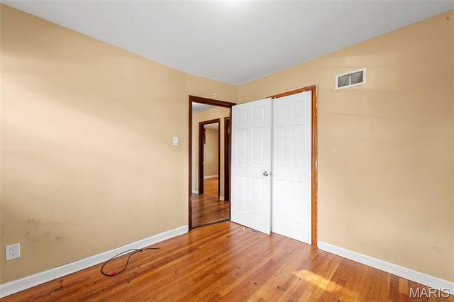 17 Glynn Drive, Florissant, MO 63031