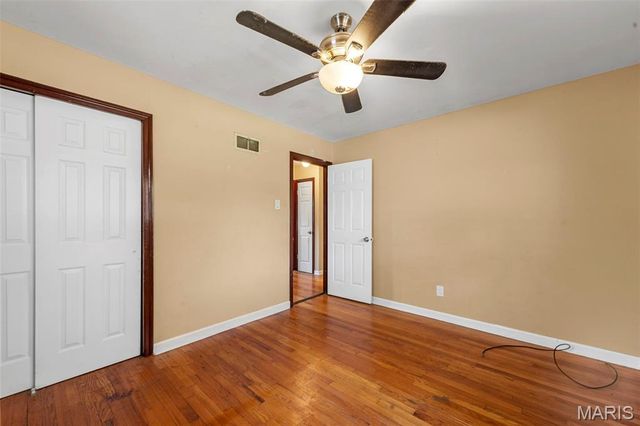 17 Glynn Drive, Florissant, MO 63031