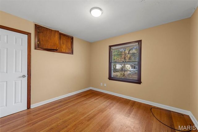 17 Glynn Drive, Florissant, MO 63031